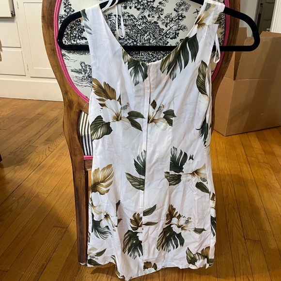 Tropical Sundress made in Hawaii
Worn once - Picture 2 of 3
